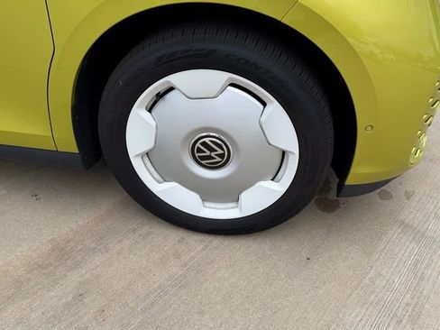 Used 2025 Volkswagen ID. Buzz 1st Edition AWD/4WD image 7
