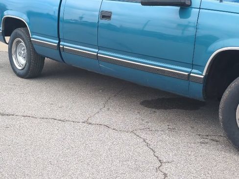 Used 1998 Chevrolet Silverado 1500 2WD Extended Cab w/ Preferred Equipment Group 2 image 3