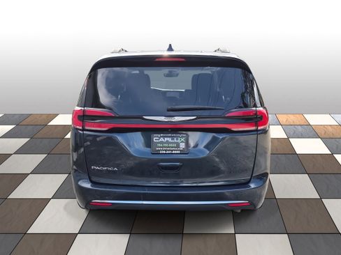 Used 2022 Chrysler Pacifica Touring-L FWD image 5