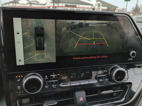 Used 2023 Toyota Highlander Limited image 24