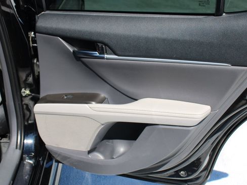 Used 2022 Toyota Camry XSE image 16