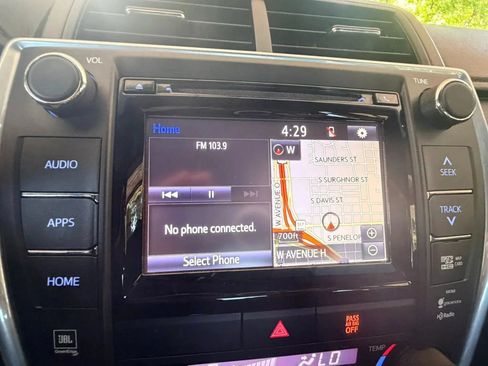 Used 2015 Toyota Camry XSE FWD image 17