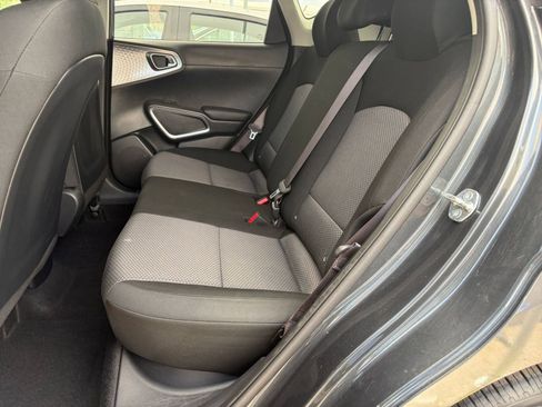 Used 2025 Kia Soul LX w/ LX Technology Package FWD image 35