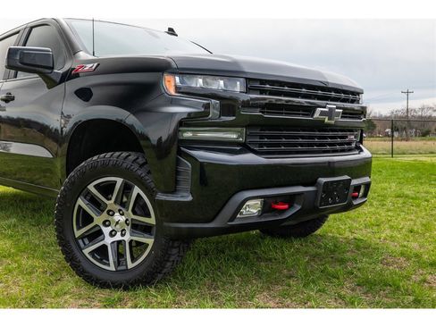 Used 2020 Chevrolet Silverado 1500 LT Trail Boss image 2