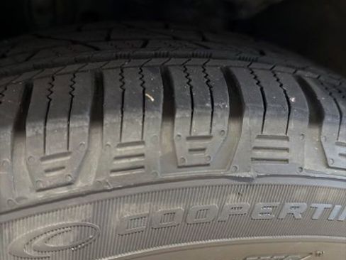 Used 2022 Toyota Sienna LE image 3