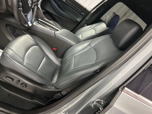 Used 2023 Buick Enclave Essence image 12