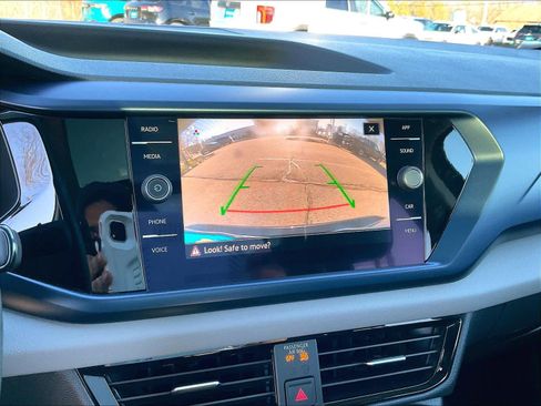 Used 2022 Volkswagen Taos SE w/ Panoramic Sunroof Package image 20