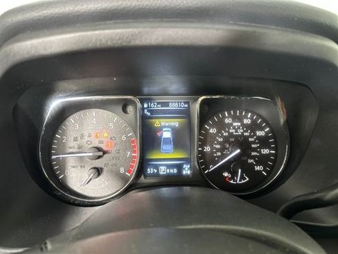 Used 2018 Nissan Titan XD image 17