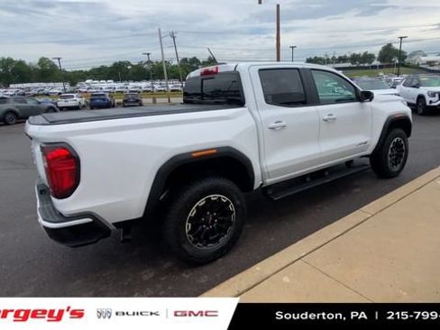 Used 2026 GMC Canyon AT4 w/ Technology Plus Package AWD/4WD image 9