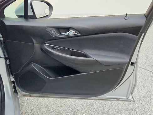 Used 2018 Chevrolet Cruze LT w/ Convenience Package image 27