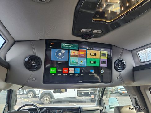 Used 2018 GMC Savana 2500 w/ Enhanced Convenience Package image 34