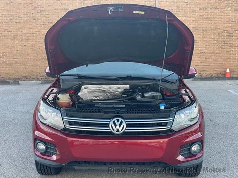 Used 2012 Volkswagen Tiguan SE image 23