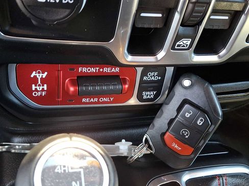 Used 2023 Jeep Wrangler Unlimited Rubicon w/ LED Lighting Group AWD/4WD image 26