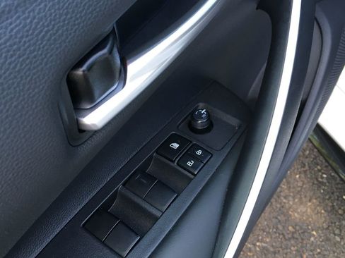 Used 2025 Toyota Corolla SE FWD image 19
