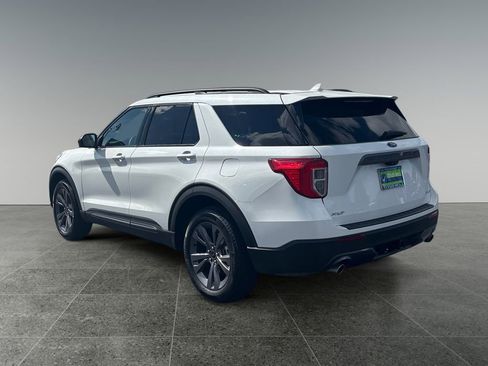 Used 2023 Ford Explorer XLT w/ Equipment Group 202A AWD/4WD image 5