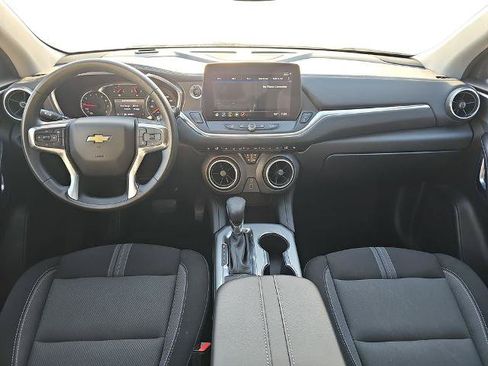 Used 2025 Chevrolet Blazer LT FWD image 9