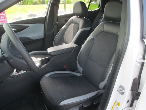 Used 2024 Buick Envista Preferred w/ Convenience II Package image 15