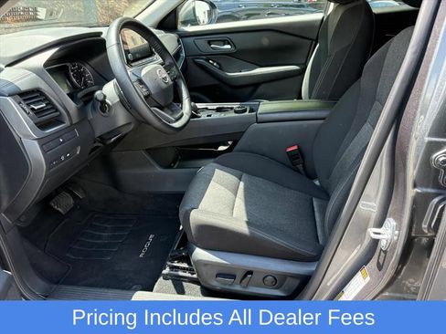 Used 2025 Nissan Rogue SV AWD/4WD image 16