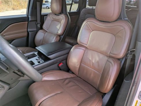 Certified 2024 Lincoln Aviator Reserve w/ Equipment Group 201A image 12