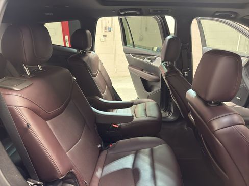Used 2021 Cadillac XT6 Premium Luxury AWD/4WD image 26