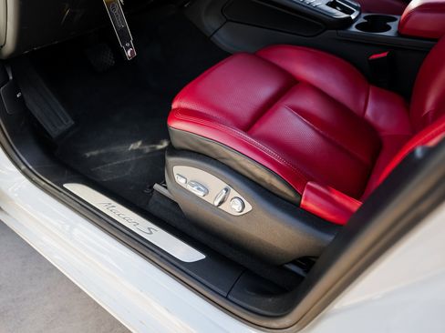 Certified 2020 Porsche Macan S image 14