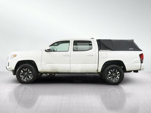 Used 2022 Toyota Tacoma SR AWD/4WD image 2