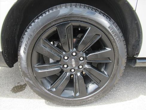 Used 2024 Lincoln Navigator L Reserve AWD/4WD image 8