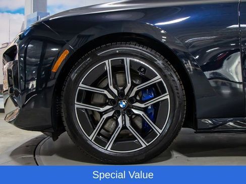 Used 2025 BMW 760i xDrive w/ Executive Package AWD/4WD image 7