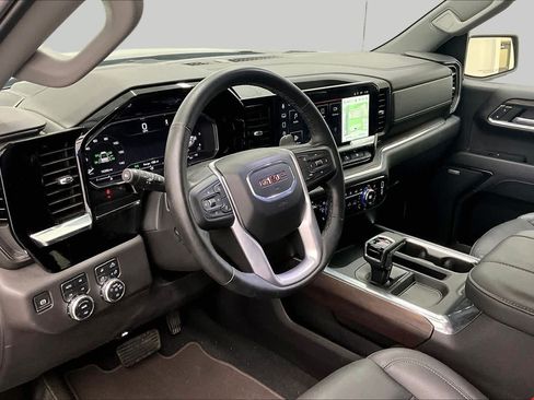 Used 2024 GMC Sierra 1500 SLT AWD/4WD image 17