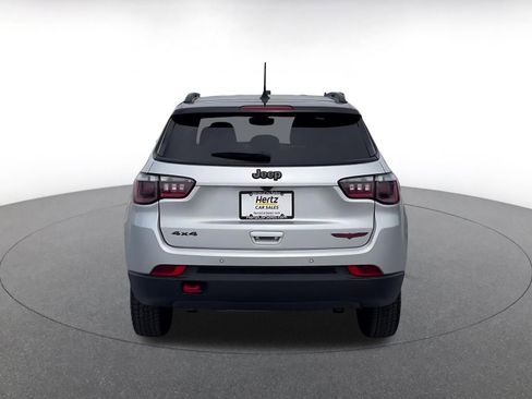 Used 2025 Jeep Compass Trailhawk AWD/4WD image 12