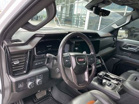 Used 2022 GMC Sierra 1500 AT4 w/ AT4 Premium Package AWD/4WD image 7