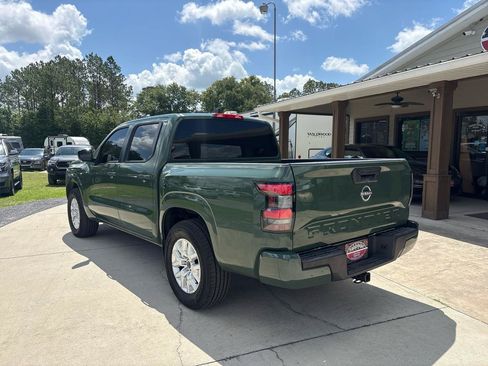 Used 2023 Nissan Frontier SV RWD image 7
