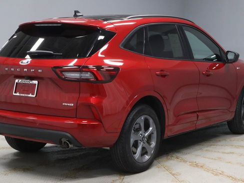 Certified 2023 Ford Escape ST-Line w/ Tech Pack #1 image 11