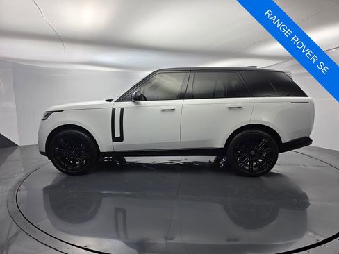 Used 2025 Land Rover Range Rover SE AWD/4WD image 7
