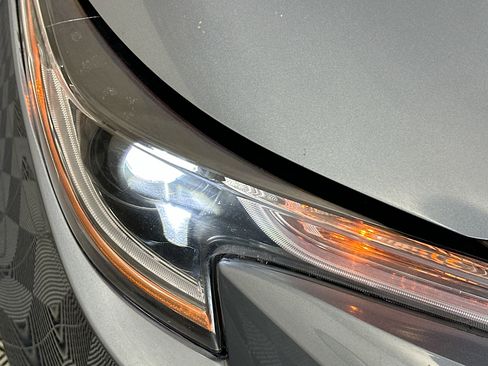 Used 2021 Toyota Corolla LE FWD image 9