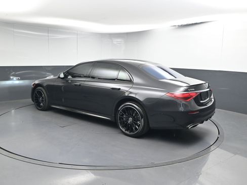Used 2023 Mercedes-Benz S 580 4MATIC Sedan image 3