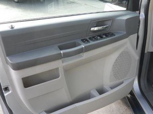 Used 2010 Chrysler Town & Country LX w/ Entertainment Group #1 FWD image 17
