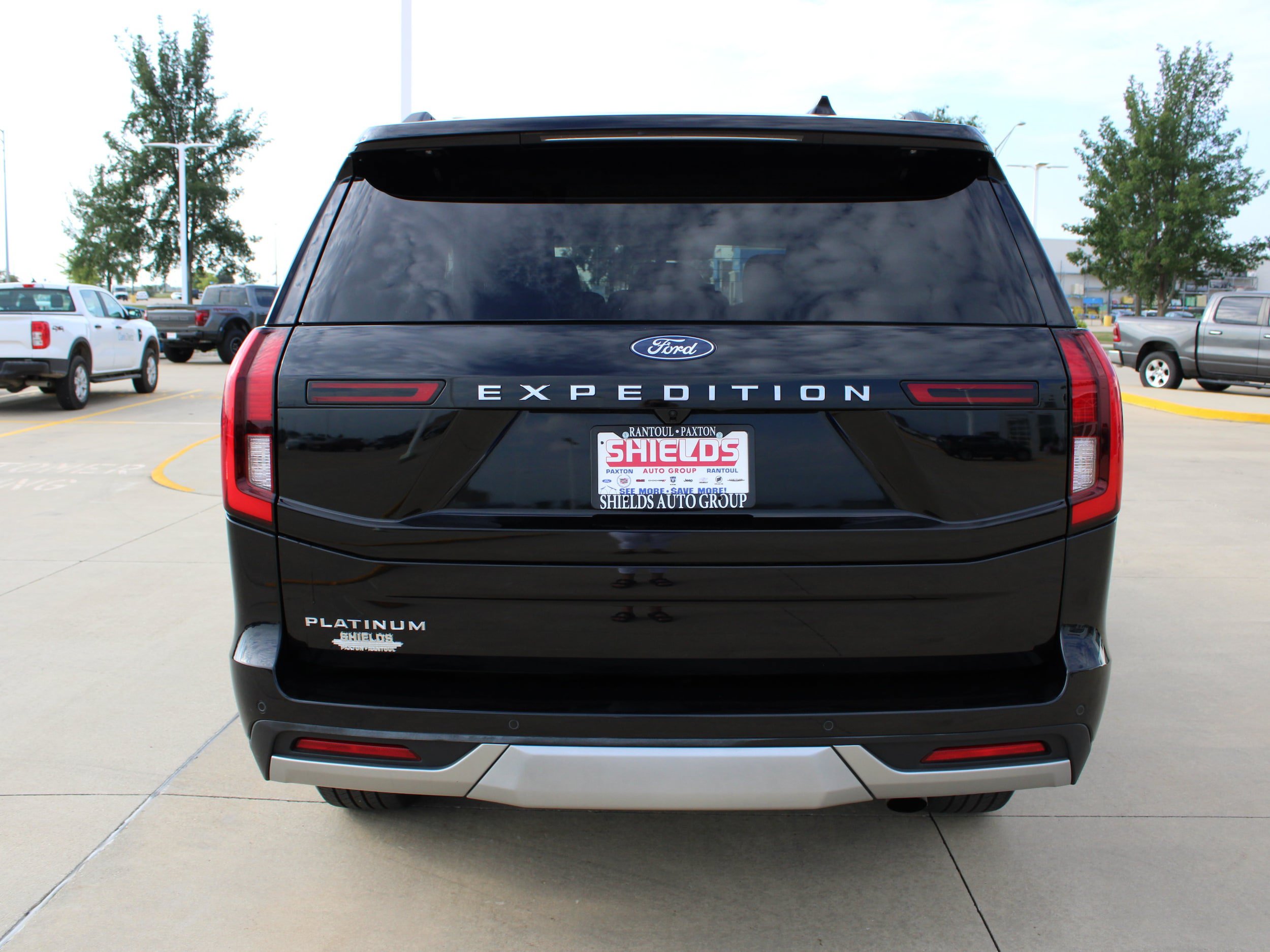 Used 2025 Ford Expedition Platinum AWD/4WD image 5