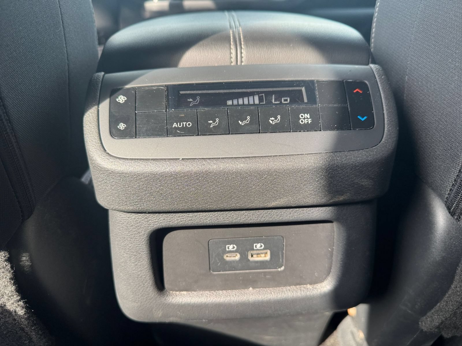 Used 2025 Nissan Pathfinder SV AWD/4WD image 24