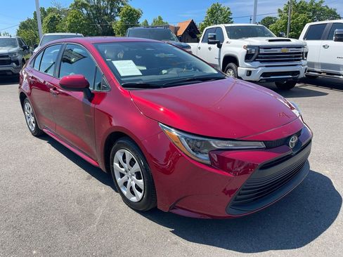 Used 2025 Toyota Corolla LE image 7