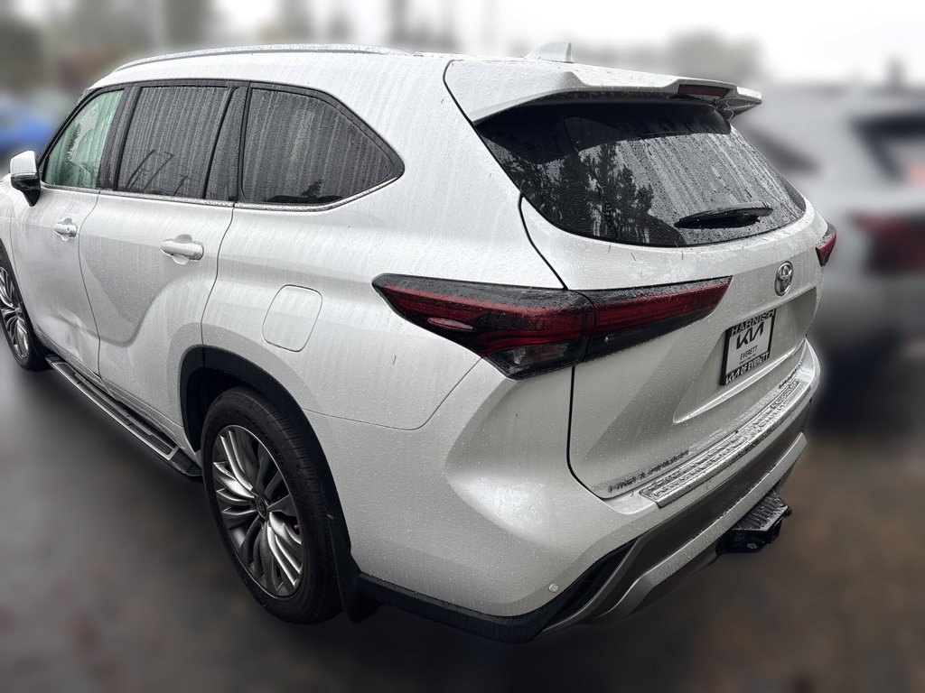 Used 2024 Toyota Highlander Platinum AWD/4WD image 8