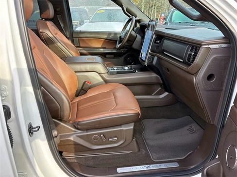 Used 2024 Ford Expedition King Ranch image 20