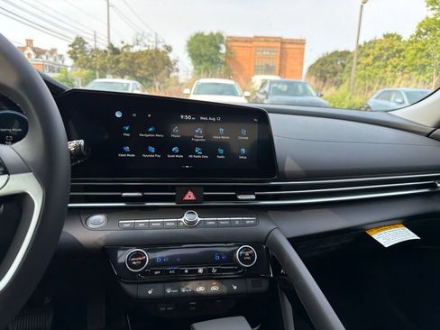 New 2026 Hyundai Elantra Limited FWD image 20