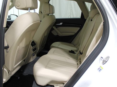 Used 2018 Audi Q5 2.0T Premium Plus w/ Premium Plus Package image 23