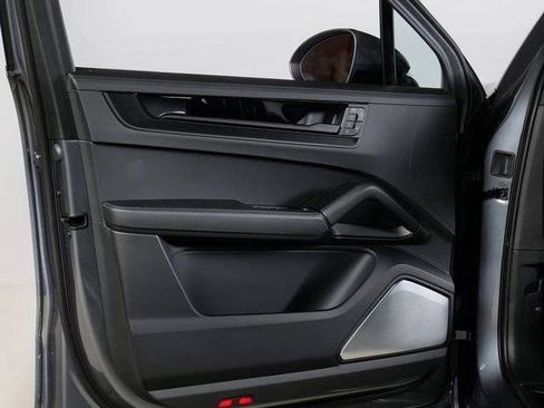 New 2026 Porsche Cayenne GTS AWD/4WD image 28