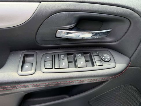 Used 2014 Dodge Grand Caravan R/T w/ Safety Sphere Group FWD image 33
