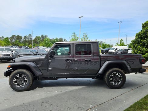 New 2026 Jeep Gladiator Sport image 4