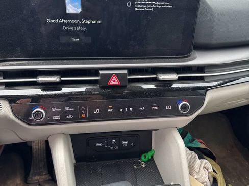 Used 2026 Kia Sportage EX FWD image 2