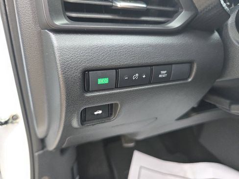 Used 2024 Nissan Sentra S image 21