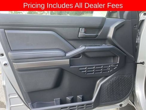 Used 2025 Toyota 4Runner SR5 AWD/4WD image 19